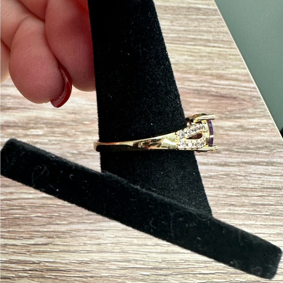 Yellow Gold Amethyst and crystals ring - Picture 4 of 8